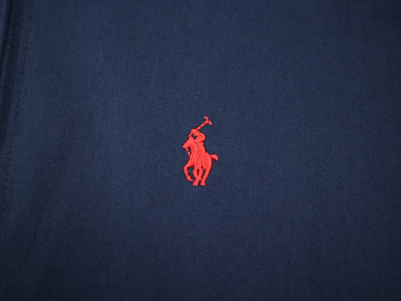 🅿️350 Ralph Lauren's new 2024 classic old money style stand collar executive zipper jacket 1️⃣Selected from high-quality original developed pure cotton fabrics, with customized plaid lining inside, the overall wear effect is very soft and comfortable, 2️⃣The workmanship details are perfectly controlled, the chest is exquisitely embroidered with small logos, and the dropped shoulders are made of unique splicing technology to highlight your personality! The version is simple but not simple! 3️⃣ Complete with tag accessories, unisex design, and a very versatile jacket for men and women! Color: black, navy, khaki, green Size: S, M, L, XL